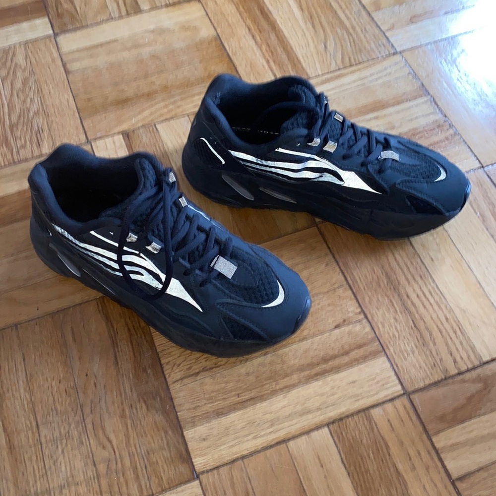 yeezy boost 700